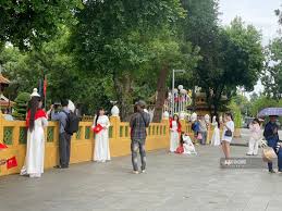 Ba Dinh Square Bustles with Visitors for National Day Celebrations