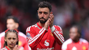 Bruno Fernandes Returns to Manchester United Training