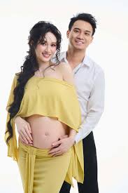 Businessman Duc Pham Announces Vu Thuy Quynh's Pregnancy