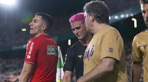 Concerns Rise as Gavi Injures Knee Again During Elche Match