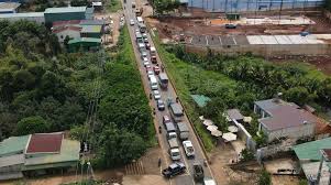 Durian Season Causes Traffic Jam on National Highway 26