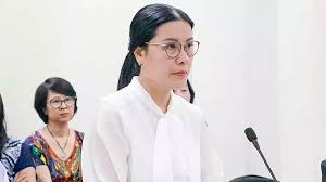 Eight Lawyers Defend Former Principal in Tuition Fee Case