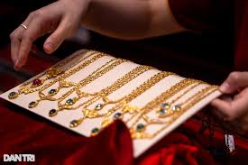 Gold Prices Surge for Fourth Consecutive Session