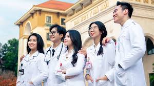 Hanoi Medical University Sets High Admission Scores for 2026