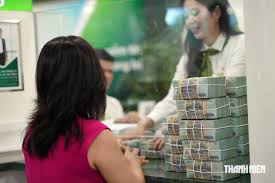 Interest Rates Decrease as Banks Respond to Economic Growth