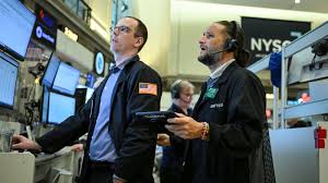 Investors Identify Major Market Risks and Emphasize Diversification