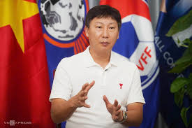 Kim Sang-sik Discusses Strategies for Vietnam National Team