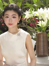 Lọ Lem: The Rising Star Daughter of MC Quyền Linh