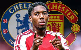 Manchester United and Chelsea Battle for Arsenal's Lewis Skelly