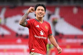 Manchester United Open to Selling Lisandro Martinez