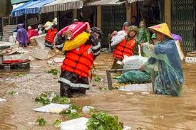 Northern Vietnam Faces Heavy Rain While Central Region Swelters