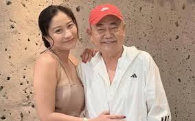 NSND Viet Anh Discusses Parenthood Plans with Younger Wife