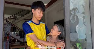 Orphaned Student's 1.7 Billion VND Debt Forgiven by Bank