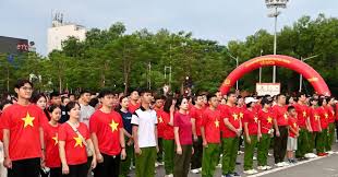 Over 3,000 Participants Join 'Walking Together for Vietnam' in Hai Phong