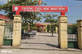 Principal's Outburst Sparks Controversy in Ninh Binh