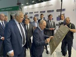 Putin Launches Nearly $1 Billion Synchrotron Facility in Russia
