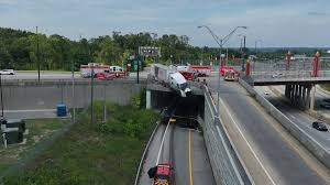 Semi-Truck Crashes into Overpass Wall on I-71 in Cincinnati