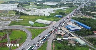 Severe Traffic Jam on National Route 51 Connecting Ho Chi Minh City