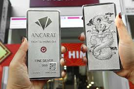 Silver Prices Decline by Over Half a Million VND per Kilogram