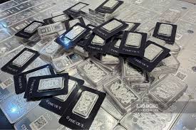 Silver Prices Surge on August 20 Amid Weakening Dollar