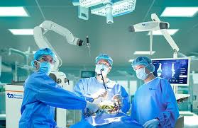 Tam Anh Hospital Surpasses 100 Complex Joint Surgeries with AI Robot