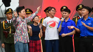 Tùng Dương and Youth Rally for 'Homeland in Heart' Concert