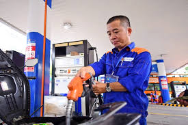Vietnam's Ministry of Industry and Trade Announces Fuel Price Cuts
