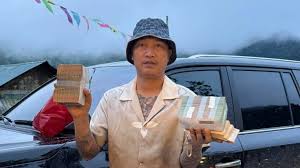 Who is Buying Huấn Hoa Hồng's 300 Billion VND Perfume?