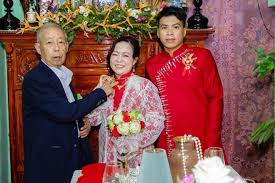 40-Year-Old Bride Weds 30-Year-Old Groom in Viral Wedding