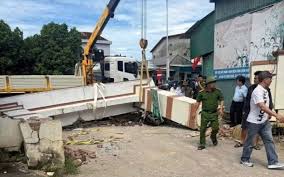 Crane Accident Injures Young Boy in Ha Tinh
