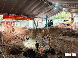 Discovery of Second Burial Trench at Le Thi Rieng Park