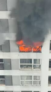 Fire Breaks Out in Apartment Building in Hanoi