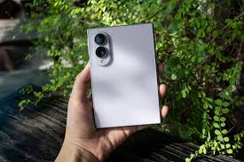 Galaxy Z Fold8 Sales Rise 10% After iPhone Duo Launch