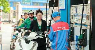 Global Oil Prices Drop: Update on Fuel Prices in Vietnam
