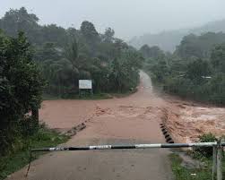 Heavy Rain Cuts Off Mountainous Areas in Quang Tri