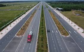 Major Infrastructure Projects Continue Despite National Holiday