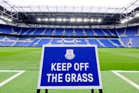 Manchester United Faces Everton in Premier League Clash