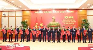 Political Bureau Reassigns Six Central Committee Members