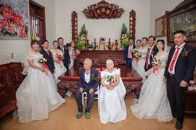 Seven Couples Celebrate Renewed Vows in Bắc Ninh