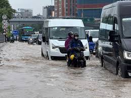 Severe Flooding Hits Hanoi After Overnight Heavy Rain