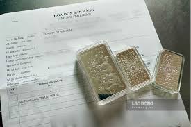 Silver Prices Fluctuate, Buyers Exercise Caution
