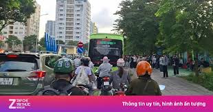 Students Opt for Ride-Hailing as Buses Overflow