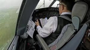 Thai King Maha Vajiralongkorn Pilots Boeing 737 to Vietnam