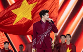 The Income of VTV's 'Prince' Noo Phuoc Thinh