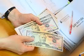 USD Hits Two-Week High: Exchange Rate Fluctuations Post September 2
