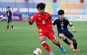 Vietnam's Young Star Chu Ngoc Nguyen Luc Joins V-League