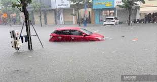 Vinh Experiences Record Rainfall of 399mm, Causing Flooding