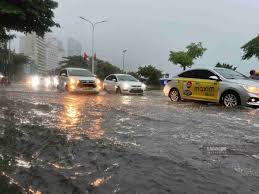 Warning of Flash Floods and Landslides in Four Provinces