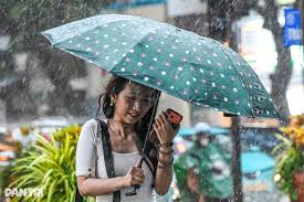 Hanoi Prepares for Heavy Rain and Thunderstorms