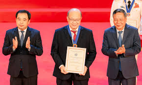 Hanoi University of Science and Technology Deputy Director Honored